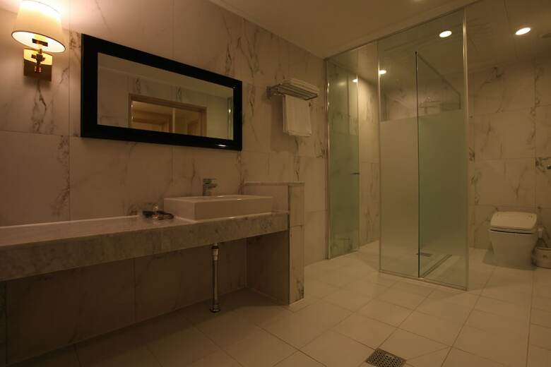Lin Hotel