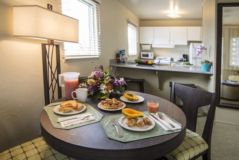 Plantation Hale Suites