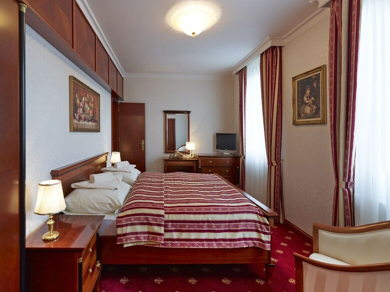 Hotel ?tef�nik