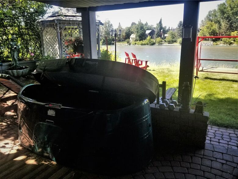 Bed & Breakfast Along River Ridge