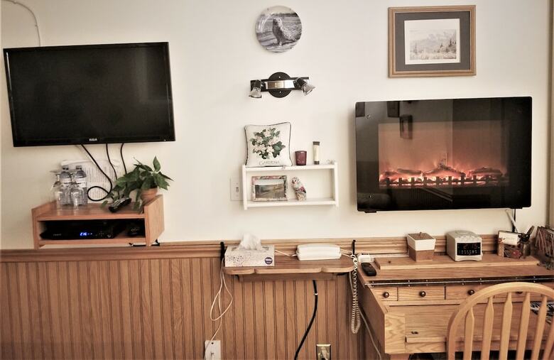 Bed & Breakfast Along River Ridge