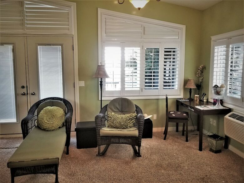 Bed & Breakfast Along River Ridge