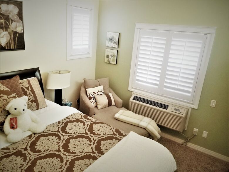 Bed & Breakfast Along River Ridge