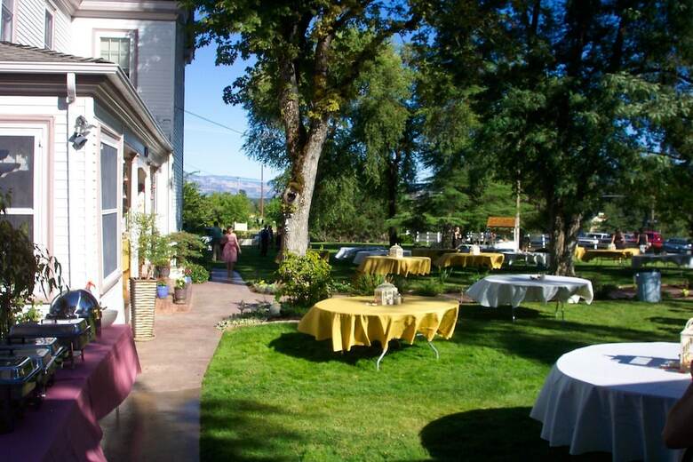 Bed & Breakfast Bybee's Historic Inn