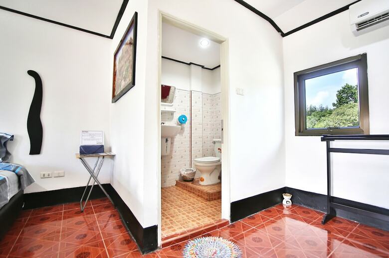 Lotus Friendly Hotel