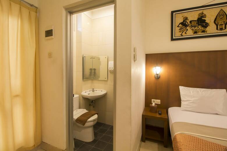 Poncowinatan Hotel