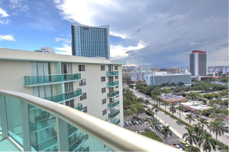 Hollywood Condos
