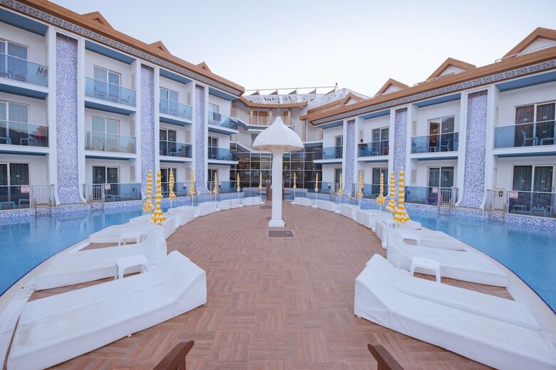 Ocean Blue High Class Hotel