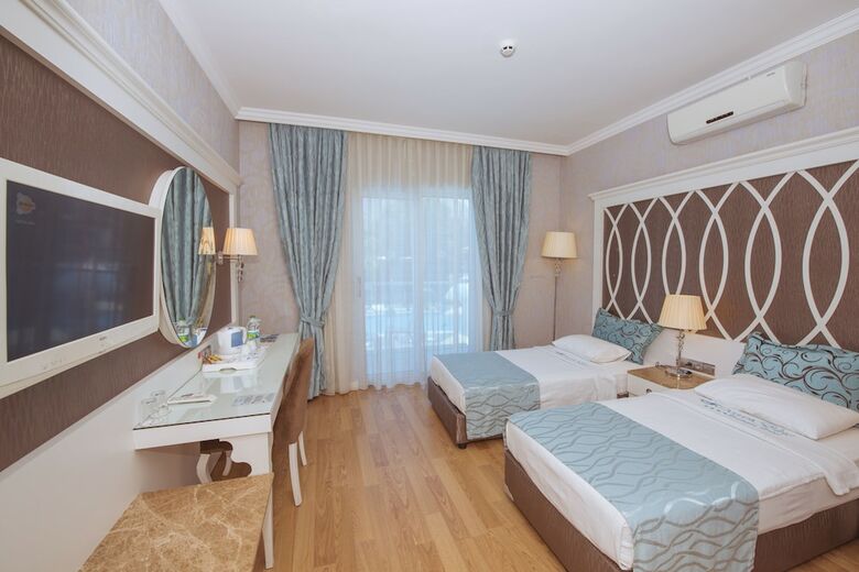 Ocean Blue High Class Hotel