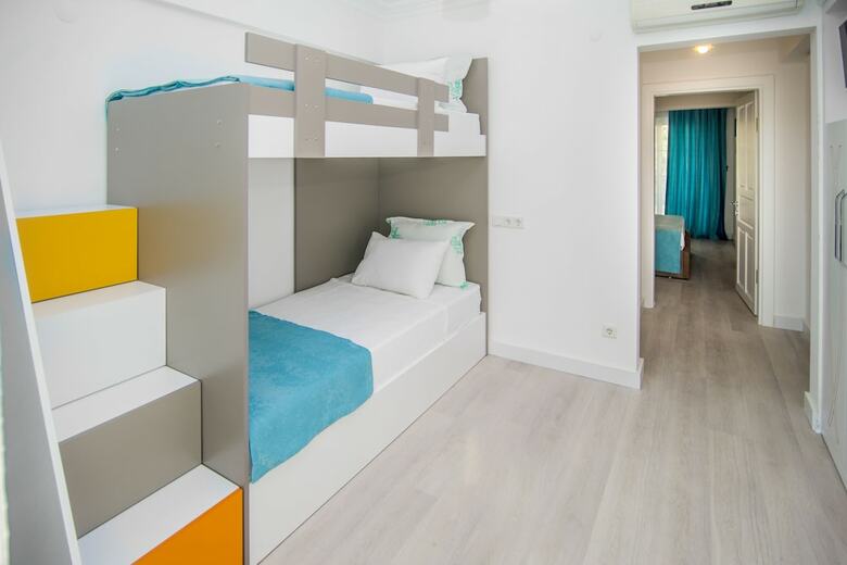 Ocean Blue High Class Hotel