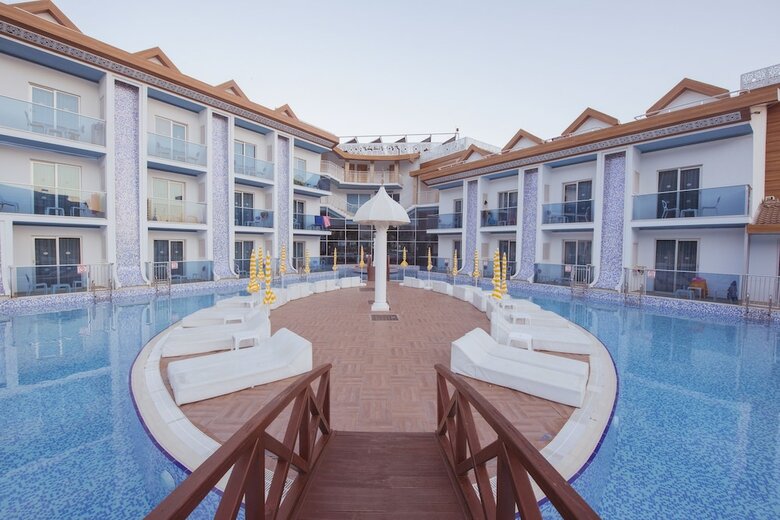 Ocean Blue High Class Hotel