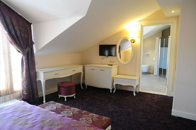 Han Deluxe Hotel