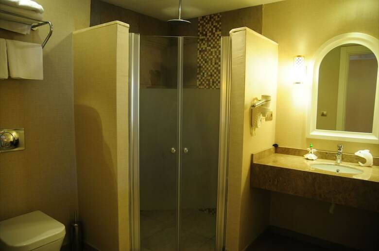 Han Deluxe Hotel