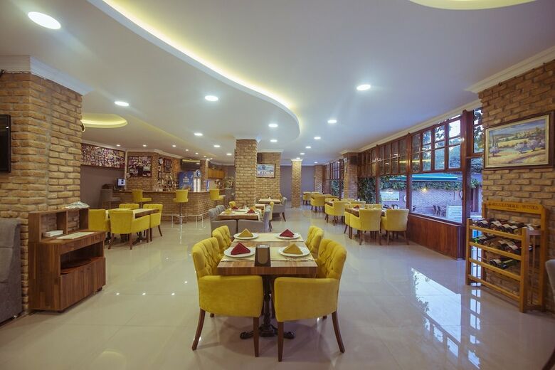 Han Deluxe Hotel