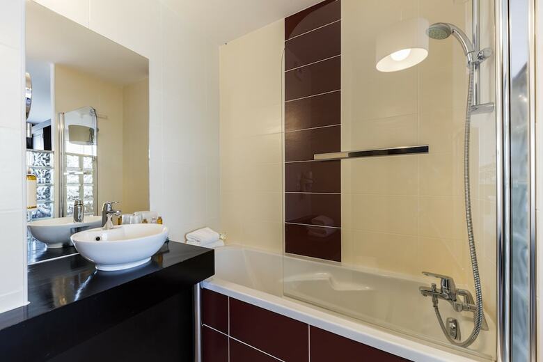 Le Pier Toulouse Hotel