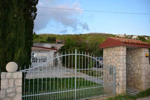 Apartments Dida Moj