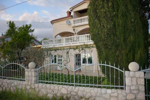 Apartments Dida Moj