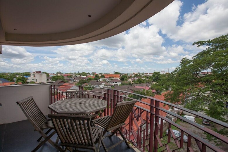 Apartamentos Galare Thong Tower