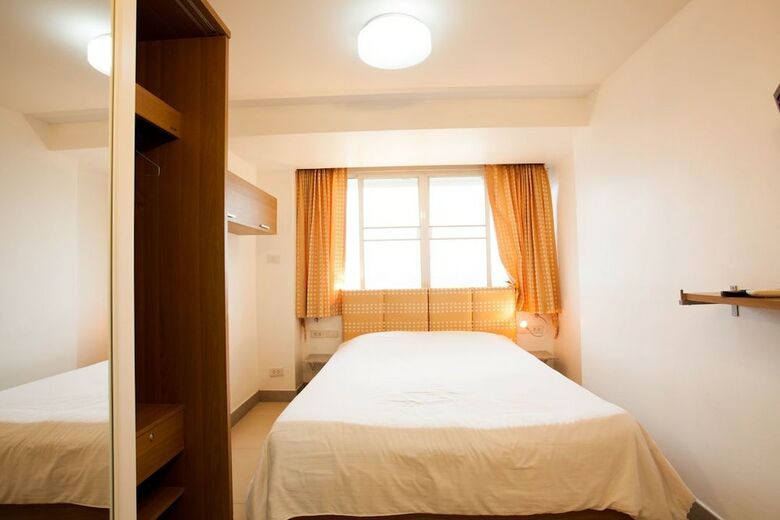 Apartamentos Galare Thong Tower