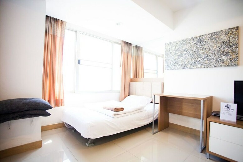 Apartamentos Galare Thong Tower