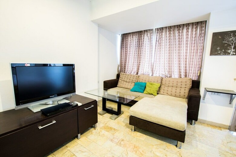 Apartamentos Galare Thong Tower