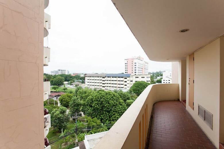 Apartamentos Galare Thong Tower