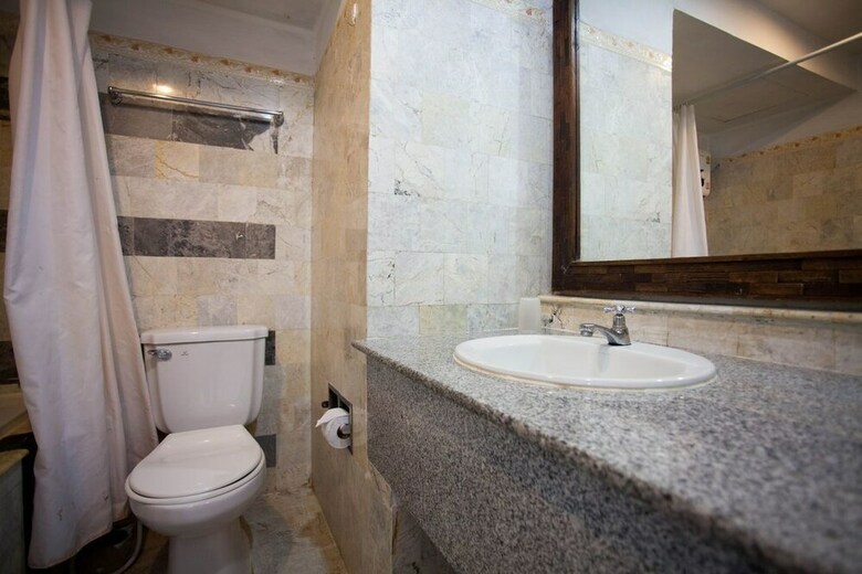 Apartamentos Galare Thong Tower