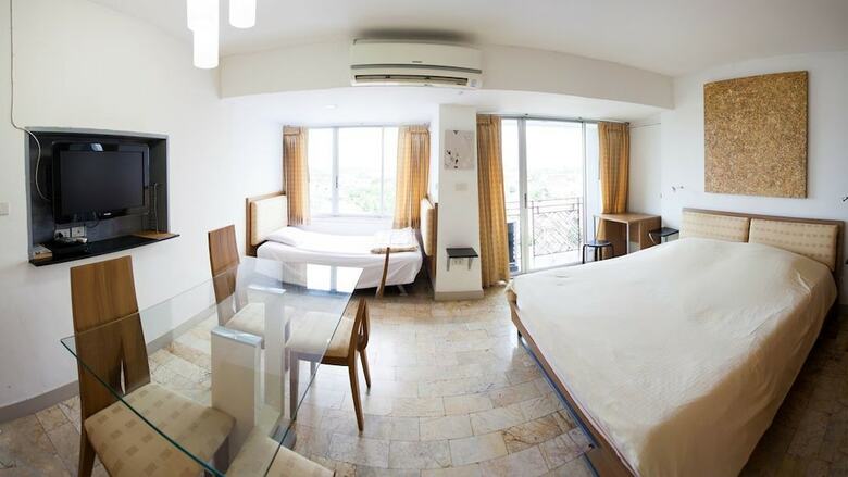 Apartamentos Galare Thong Tower