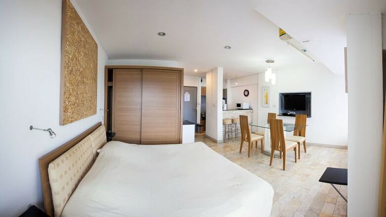 Apartamentos Galare Thong Tower