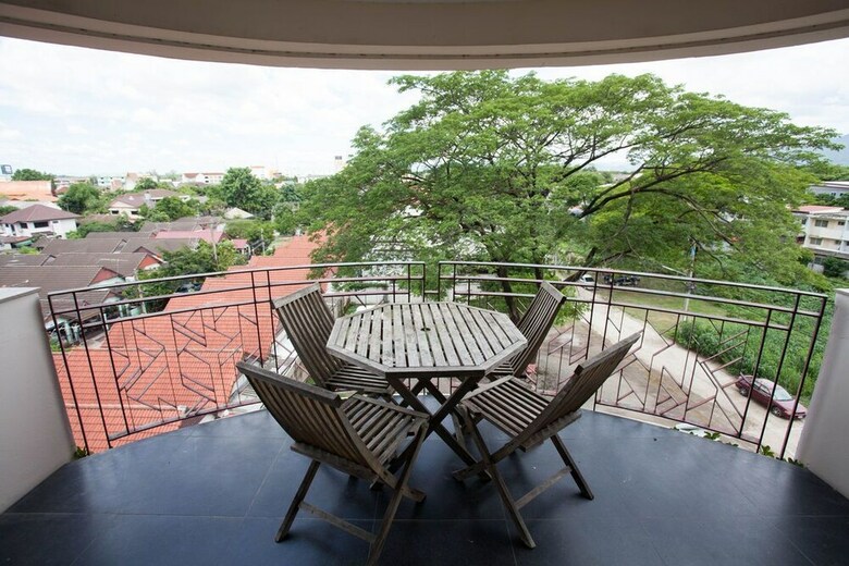 Apartamentos Galare Thong Tower
