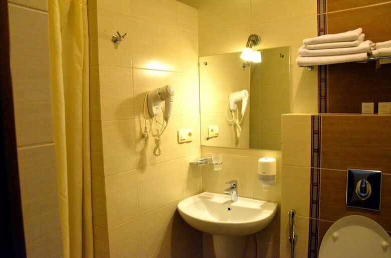 Tranzit Hotel