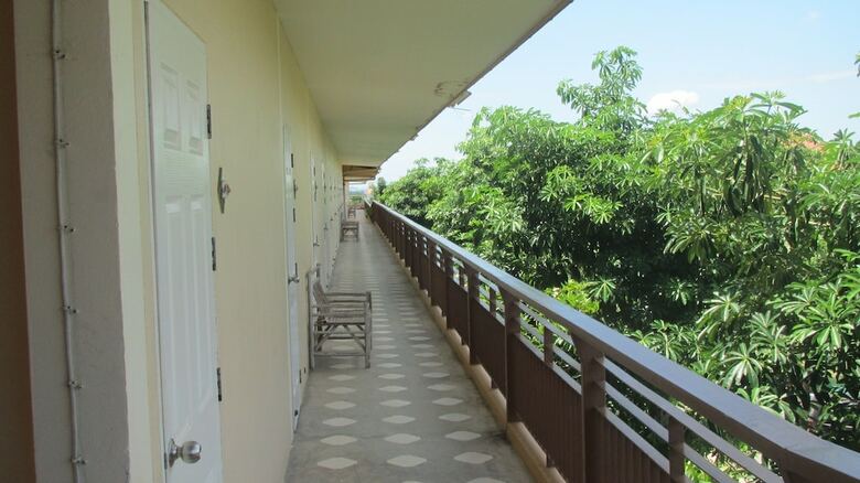 Hotel Sophon.19 Apartment (Baan Klang Noen)