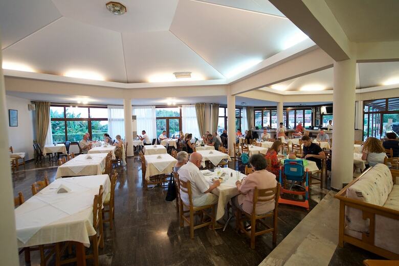 Hotel Karavados Beach