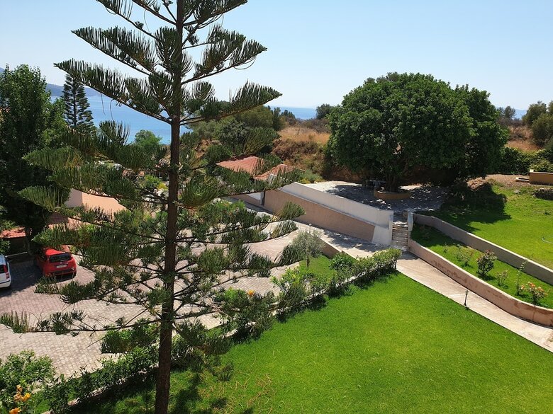 Hotel Karavados Beach