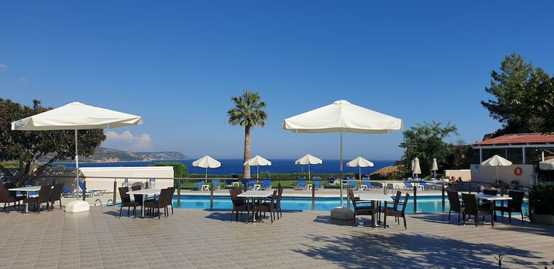 Hotel Karavados Beach