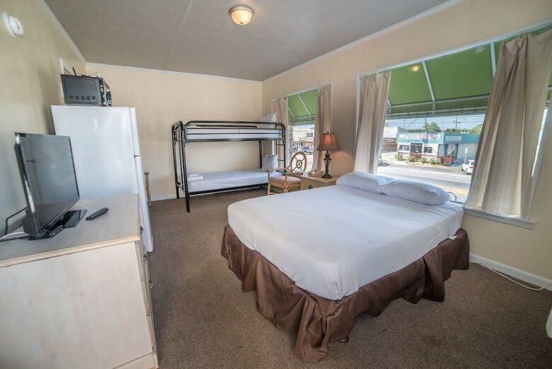 Motel Palm Grove