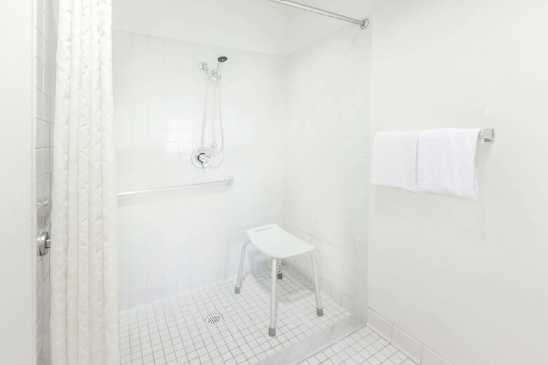 Hotel Baymont By Wyndham Grand Rapids N/walker