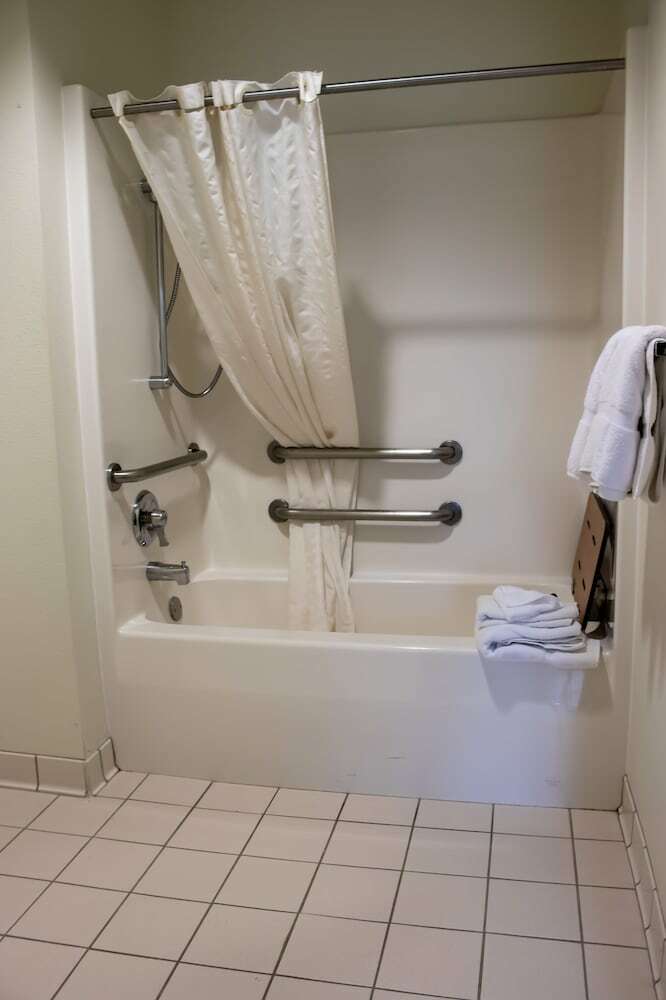 Hotel Baymont By Wyndham Grand Rapids N/walker