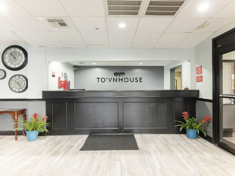 Hotel Oyo Townhouse Houston Brookhollow