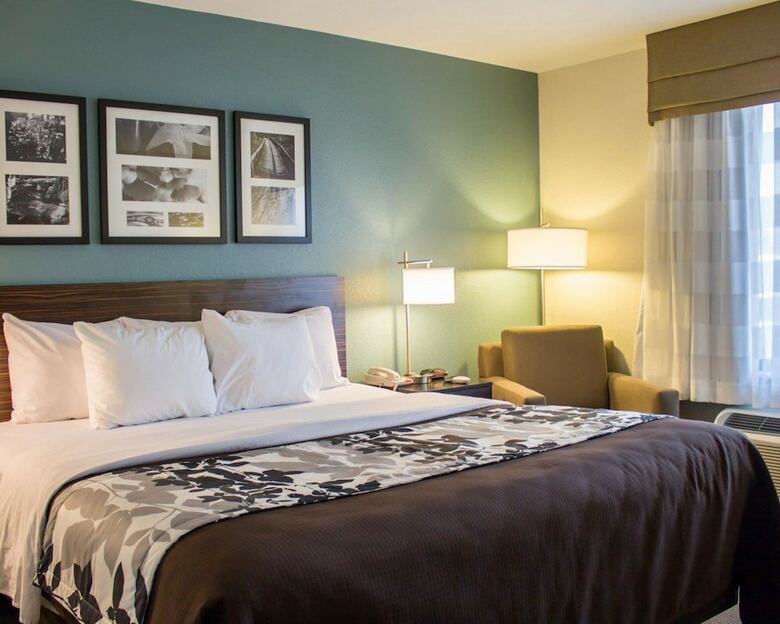 Hotel Sleep Inn & Suites