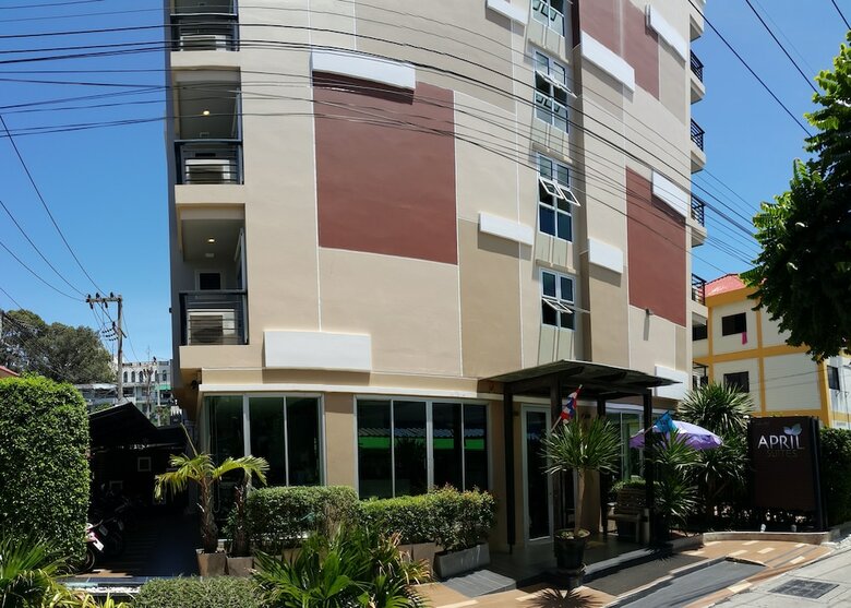 Hotel April Suites