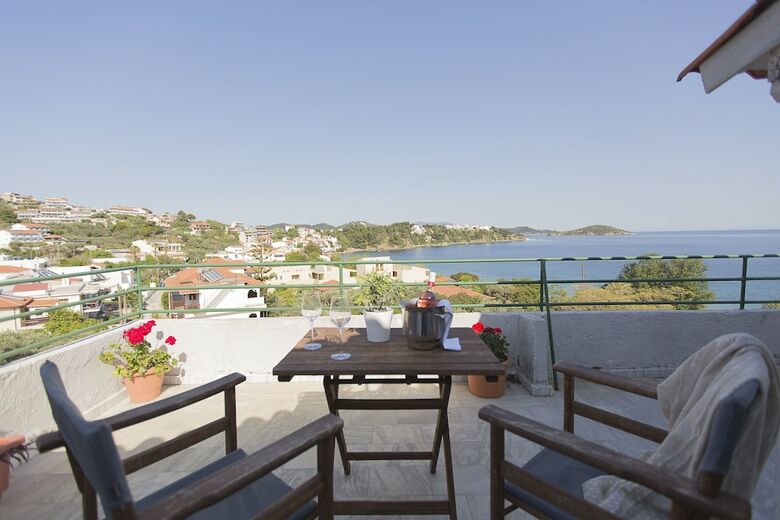 Tomato Beach Hotel