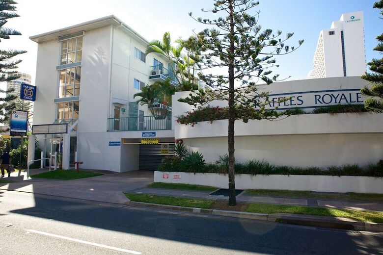 Apartamentos Raffles Royale