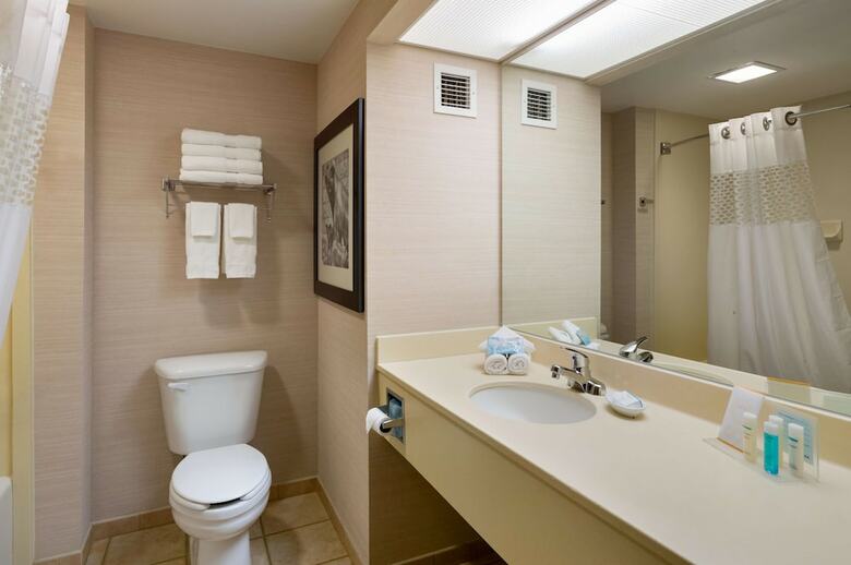 Hotel Hampton Inn & Suites State College At Williamsburg Square