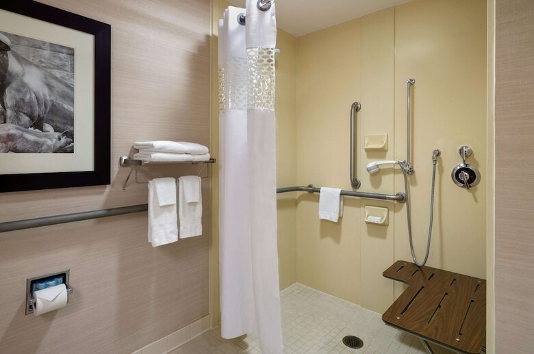 Hotel Hampton Inn & Suites State College At Williamsburg Square