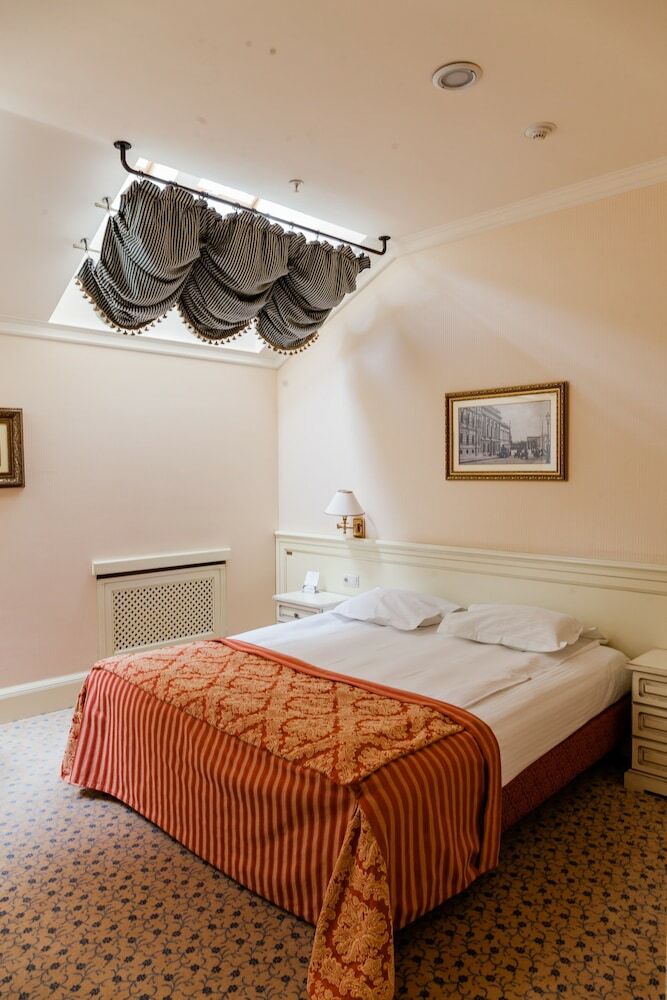 Hotel Bristol