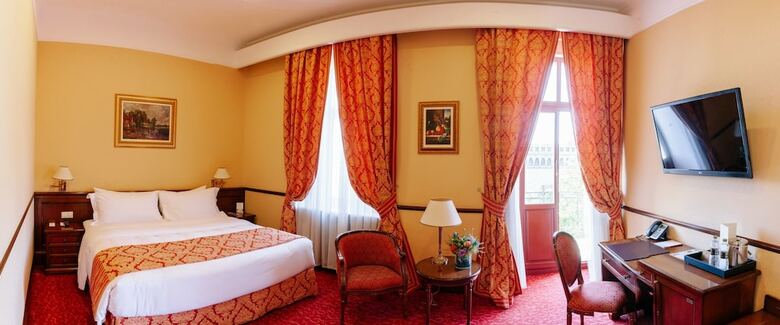 Hotel Bristol