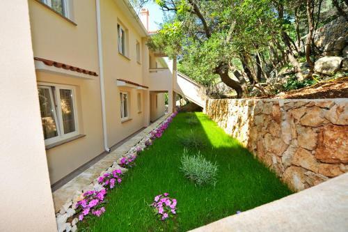 Aparthotel Lastura