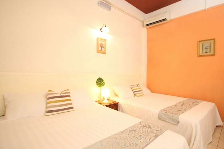 Hostal Lavender Lodge