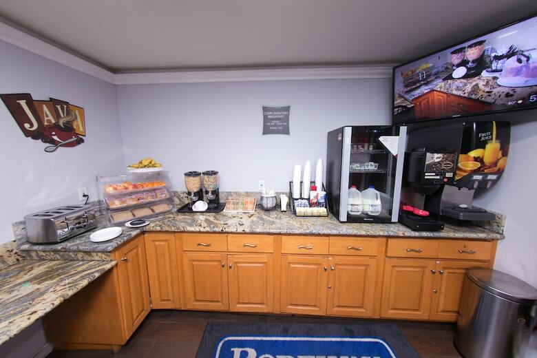 Motel Rodeway Inn & Suites